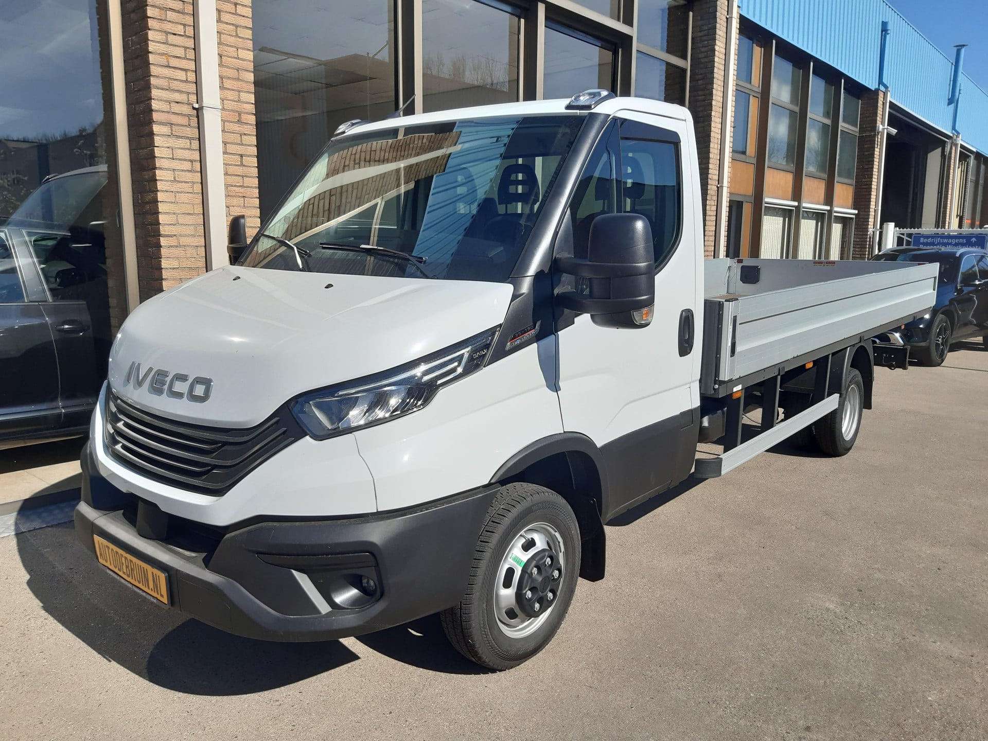 Interieur van de Iveco Daily met dashboard en stuur