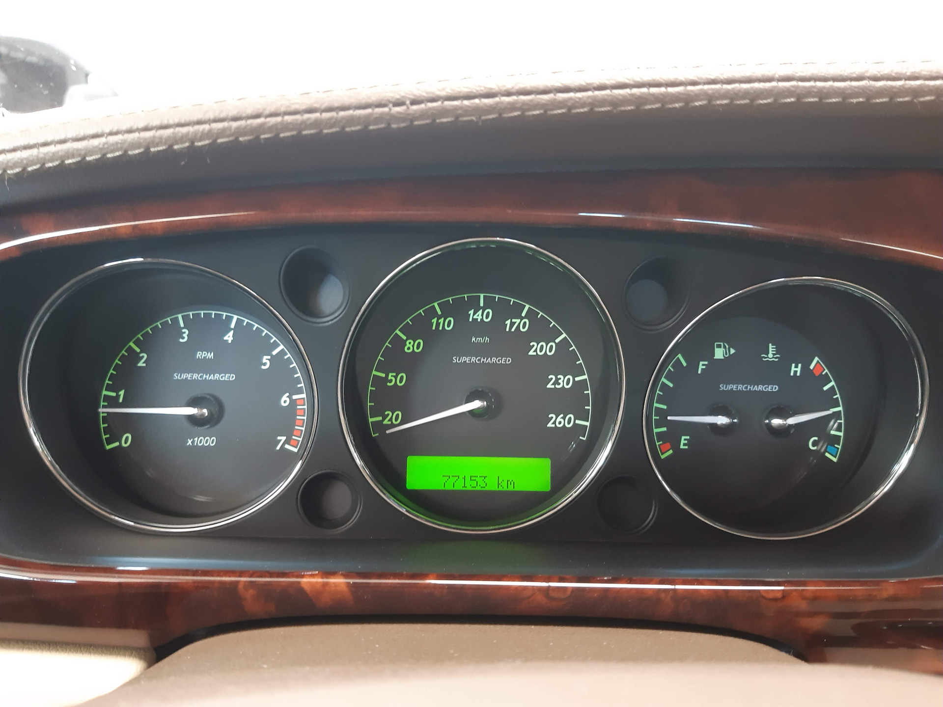 Jaguar XJ - Foto 14
