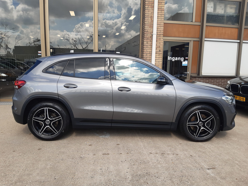 Mercedes-Benz GLA 250 4MATIC AMG Line