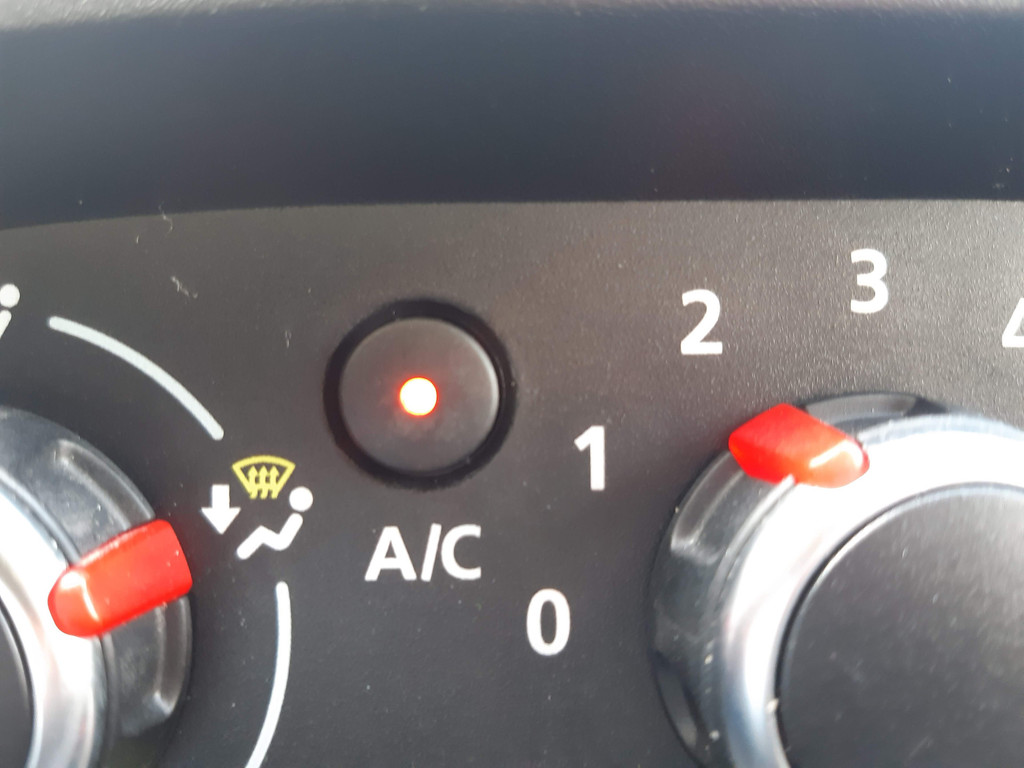 Renault Trafic - Foto 23