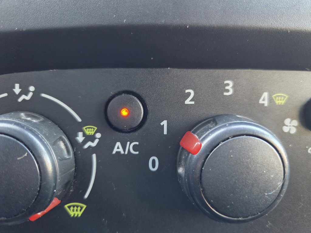 Renault Trafic - Foto 26