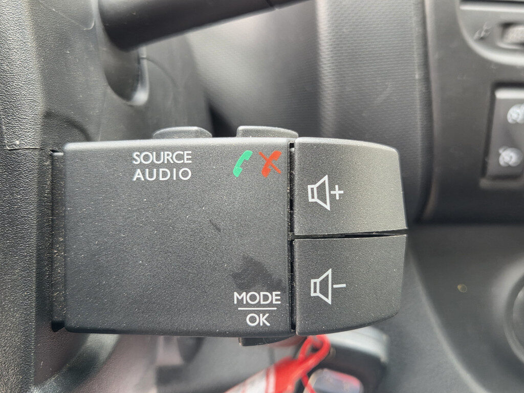 Renault Trafic - Foto 19