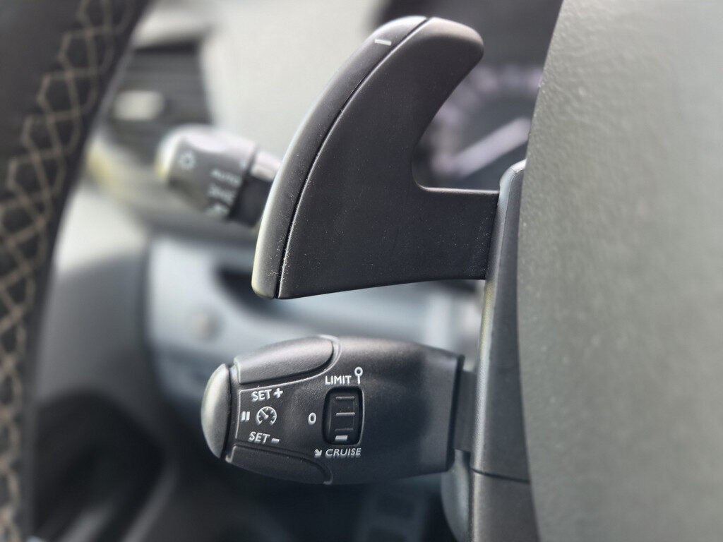 Opel Vivaro - Foto 21