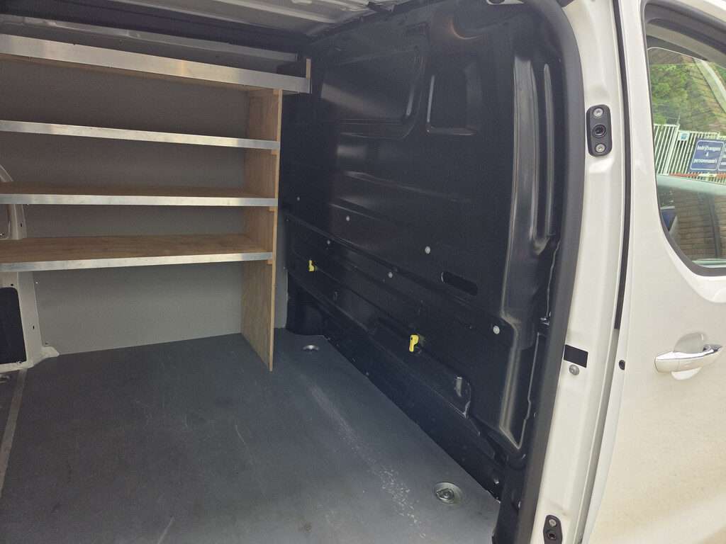Opel Vivaro - Foto 19