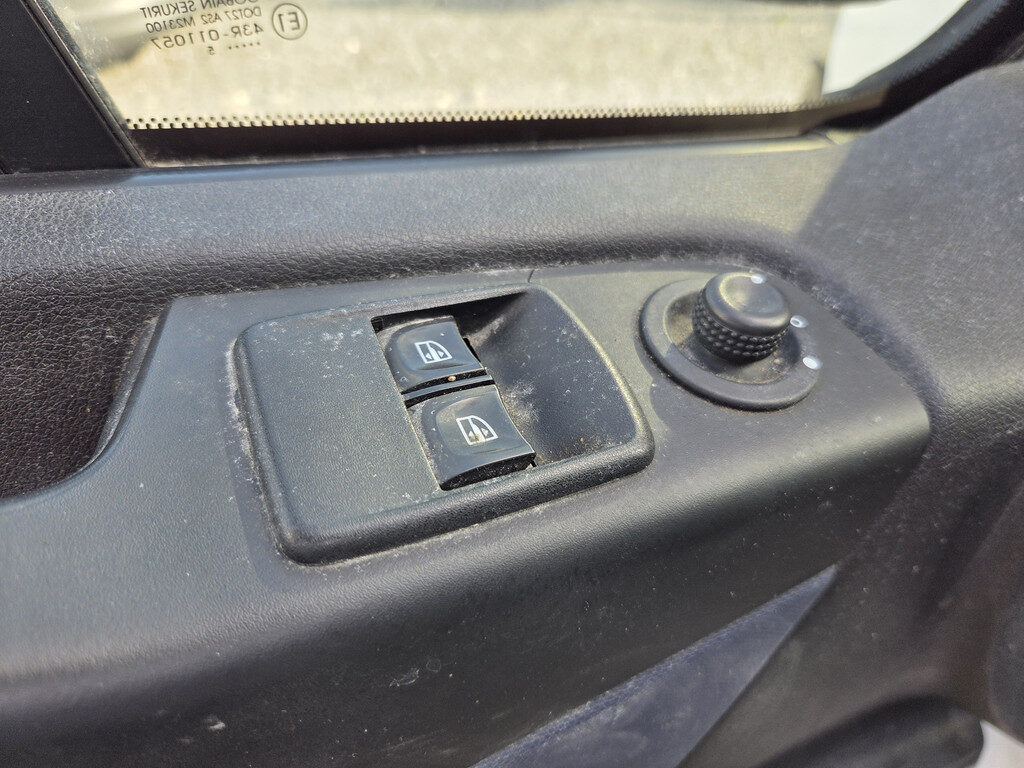 Opel Vivaro - Foto 12