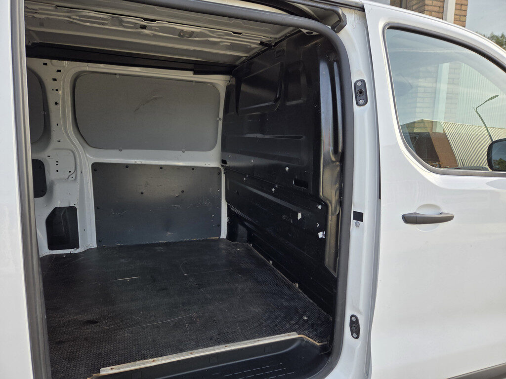 Opel Vivaro - Foto 25