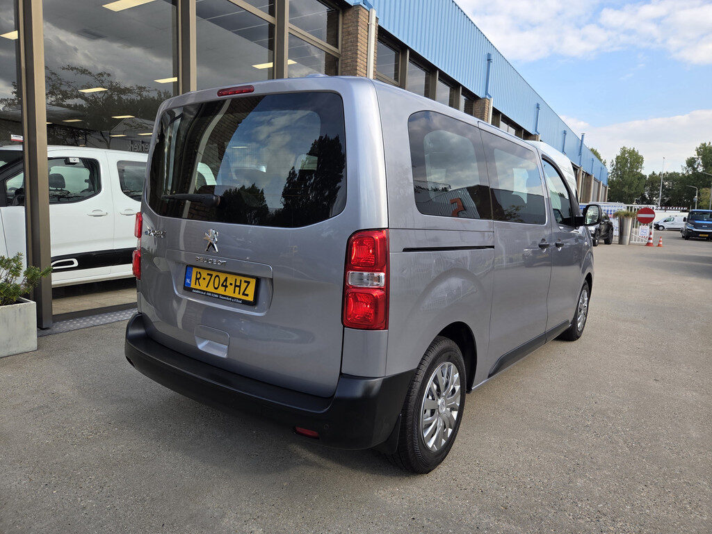 Peugeot e-Expert 50 kWh L2 9-Persoons Airco Panoramadak - Foto 9