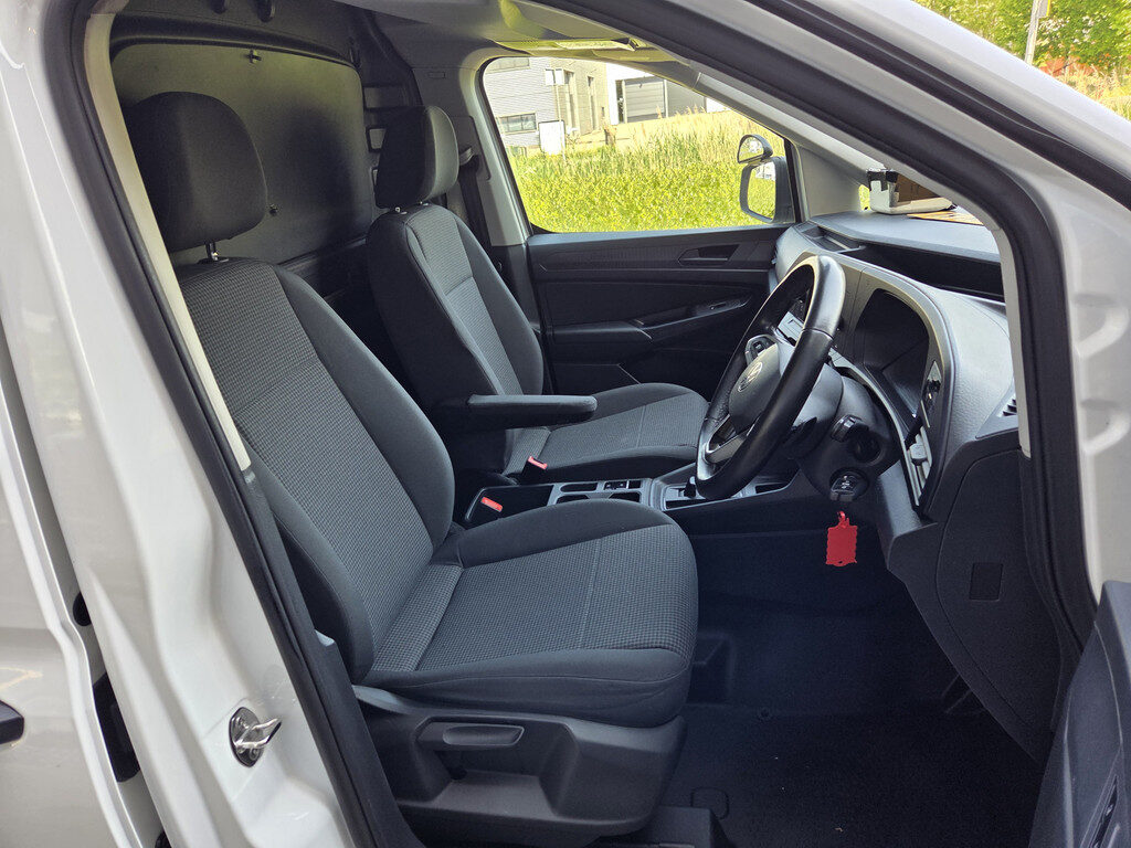 Volkswagen Caddy Cargo Maxi RHD - Foto 23