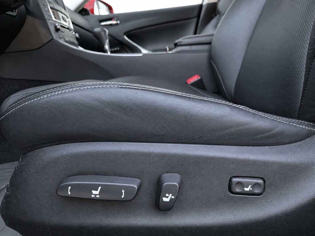 Lexus IS - Foto 13