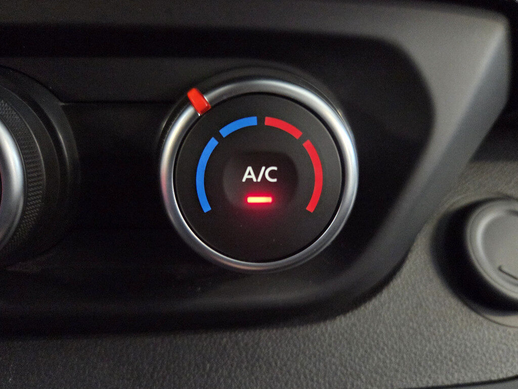 Opel Vivaro - Foto 25
