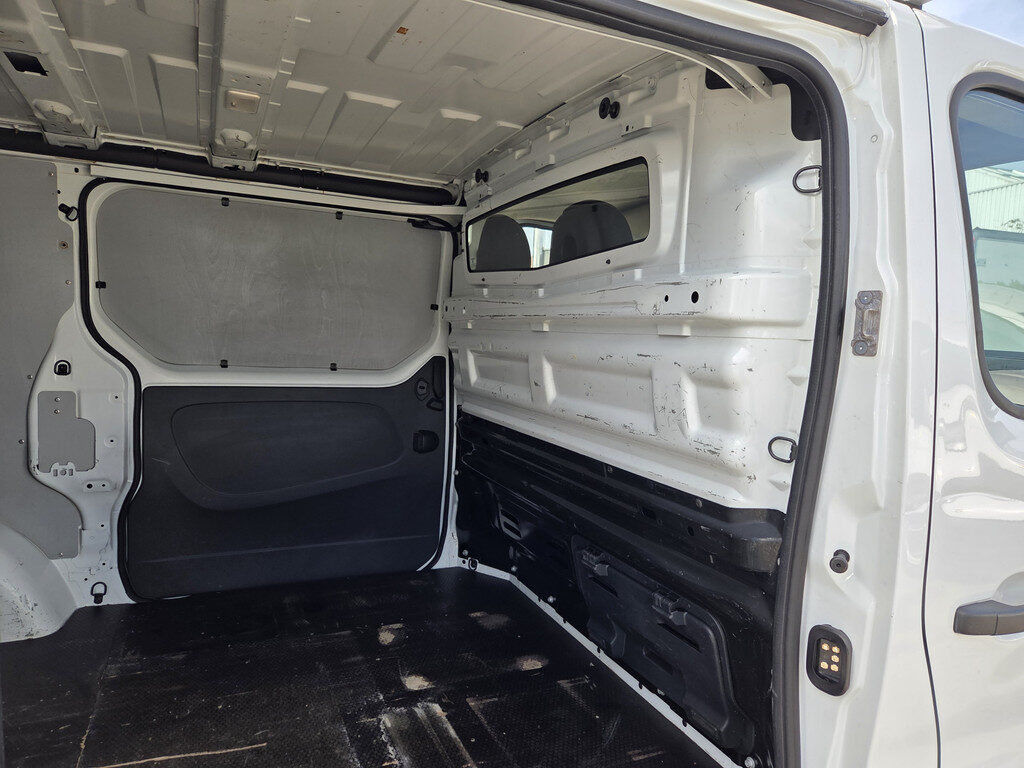 Renault Trafic - Foto 17