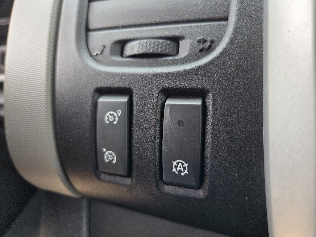 Renault Trafic - Foto 27