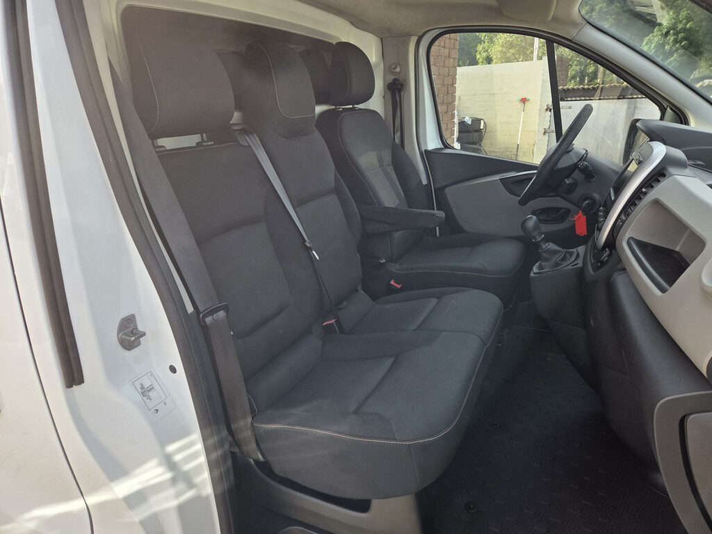 Renault Trafic - Foto 29
