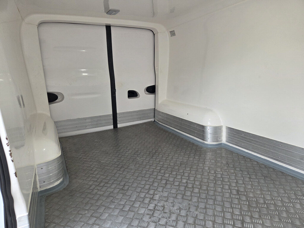 Renault Trafic - Foto 16